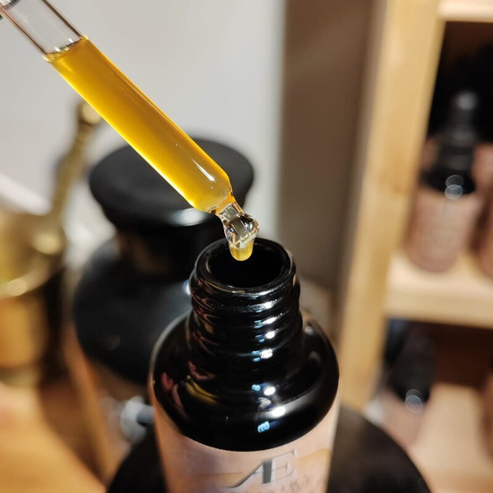 gemmothérapie framboisier elixir alchimique bourgeons frais récolté à la main, féminité, fertilité, équilibre hormonal