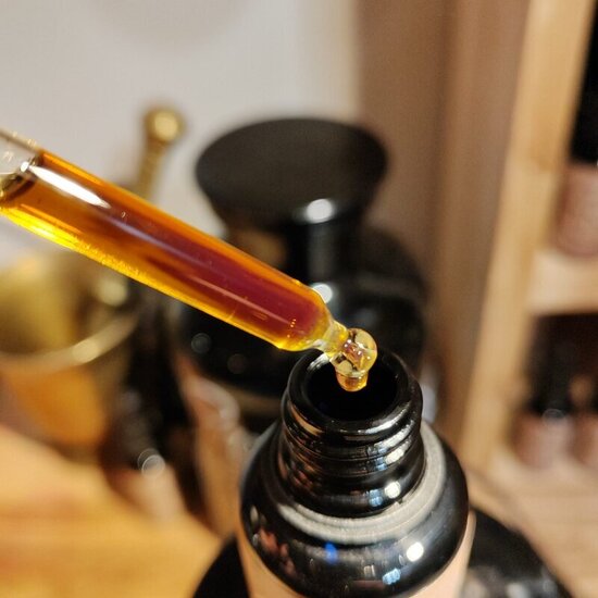 Alcoolature thym elixir alchimique plante médicinale de l'immunité